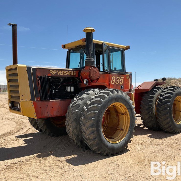 1981 VERSATILE 835