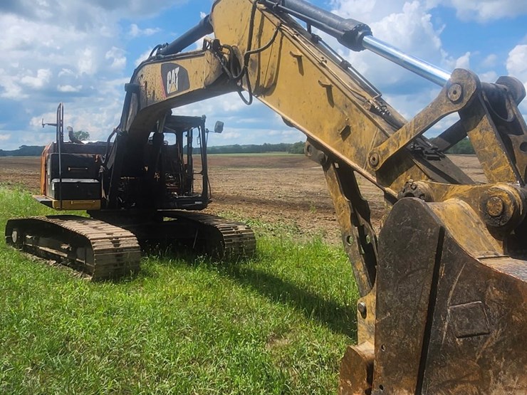 caterpillar-324e-image-3