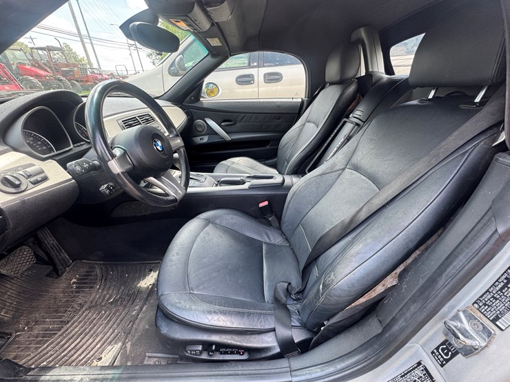 2003-bmw-z4-2.5i-roadster-convertible-convertible-top-motor-not-functioning---must-let-down-manually-image-5