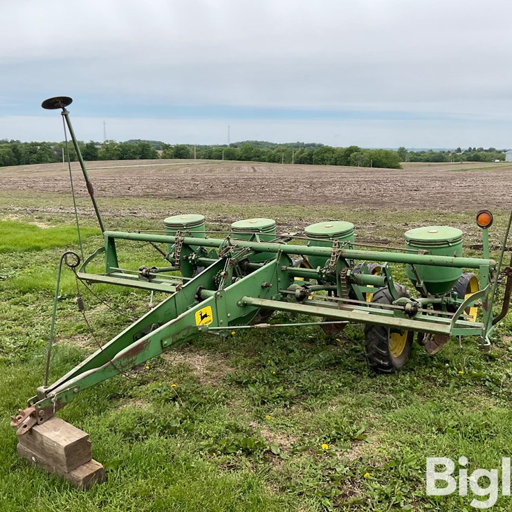 JOHN DEERE 1240
