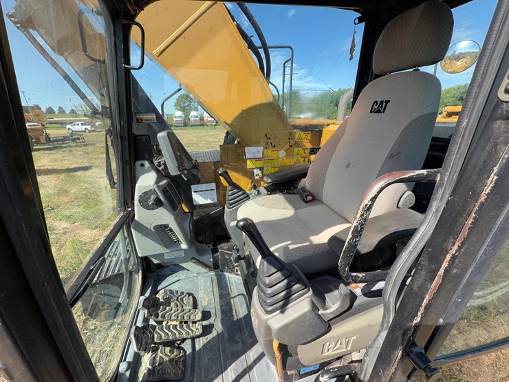2012-caterpillar-321d-excavator-image-28