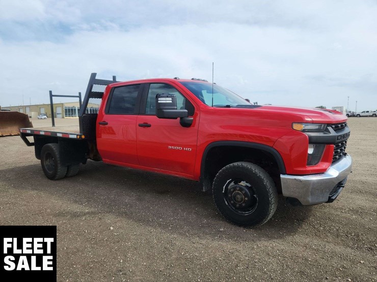 2020-chevrolet-silverado-3500hd-image-13