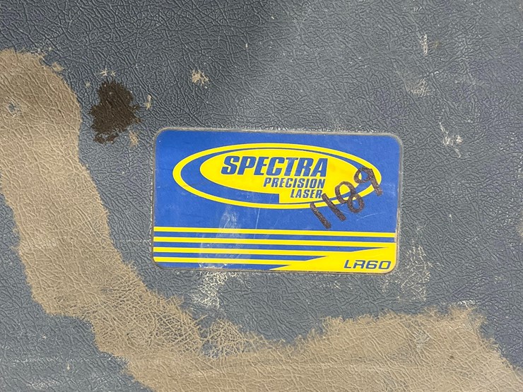 spectra-precision-lr60-laser-receiver-image-4