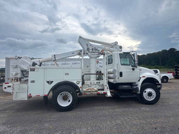 2011-international-durastar-4400-image-1