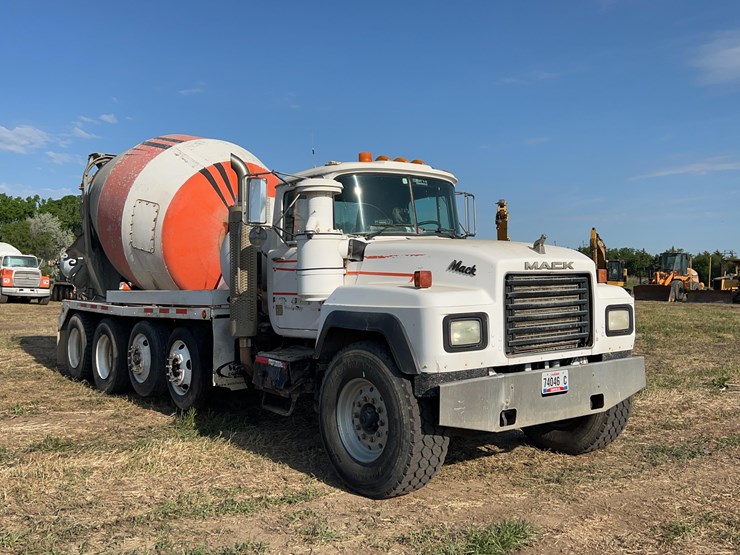 2001-mack-rd600-image-3