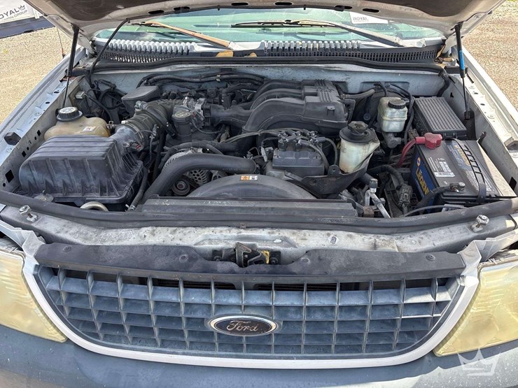 2005-ford-explorer-image-7