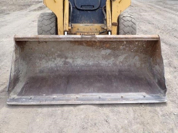 2008-john-deere-328-image-21
