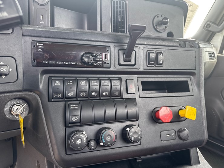 2019-international-lt-image-11