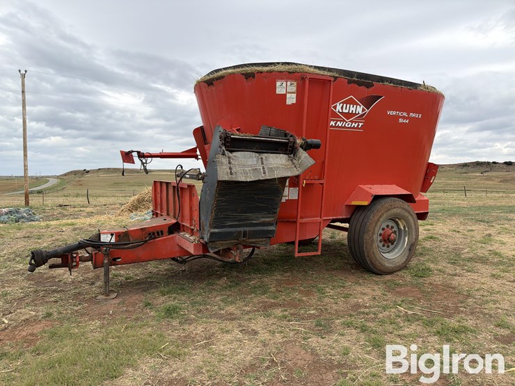 kuhn-5144-feed-mixer-image-1