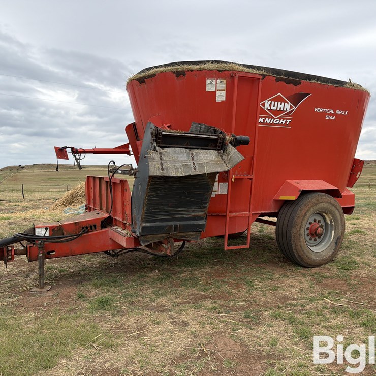 KUHN 5144 Feed Mixer