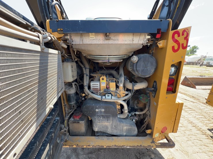 2016-caterpillar-262d-image-13