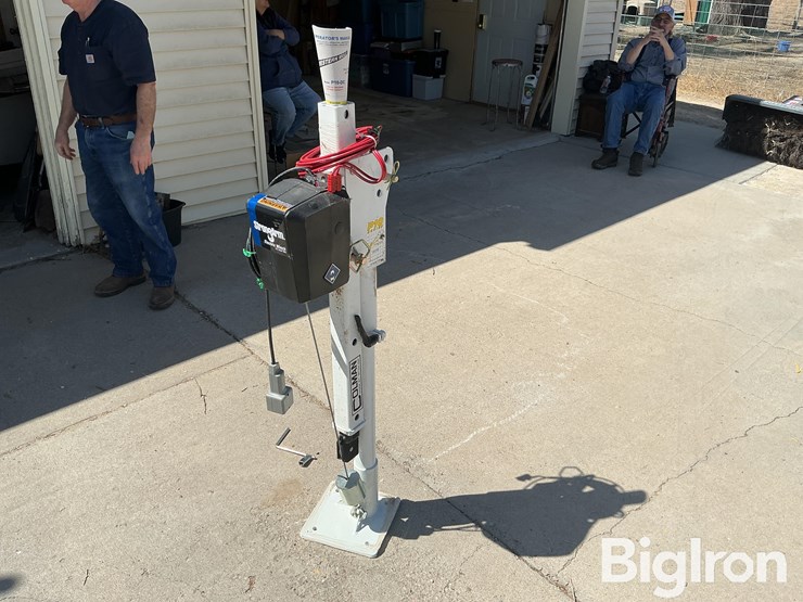 strong-arm-p10-dc-electric-winch-on-coleman-crane-image-3
