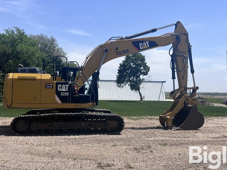 2013-caterpillar-320e-image-4