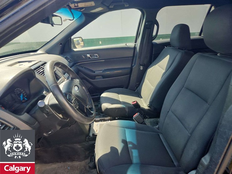 2019-ford-explorer-image-13
