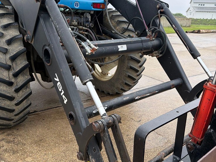 new-holland-tv140-image-19