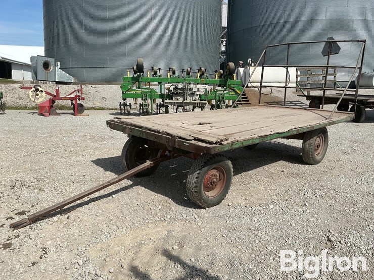 steel-frame-hay-rack-image-1