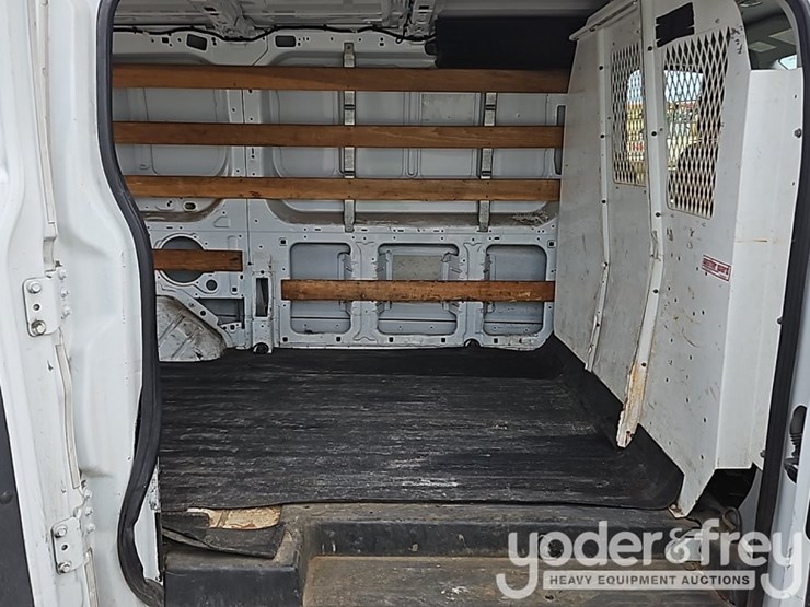 2015-ford-transit-image-17