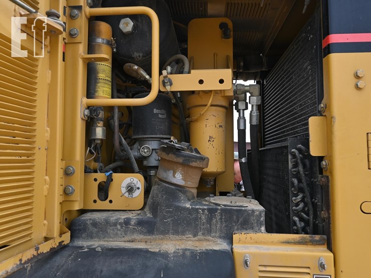 2004-caterpillar-140h-image-5