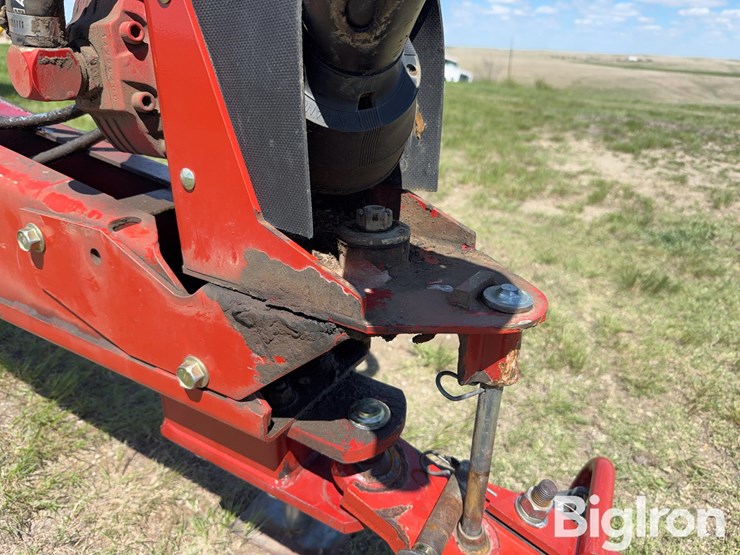 2013-new-holland-h7150-image-15