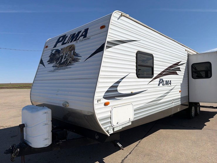 2011-puma-31ft-bumper-hitch-camper-image-12