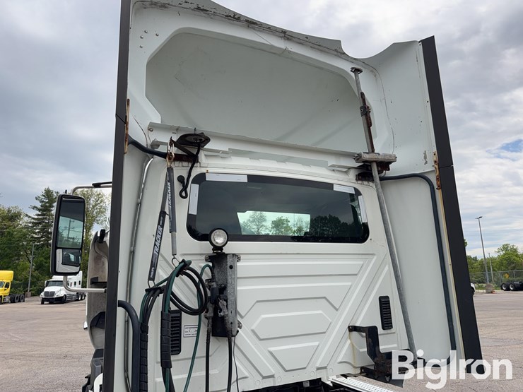 2015-international-prostar-image-17