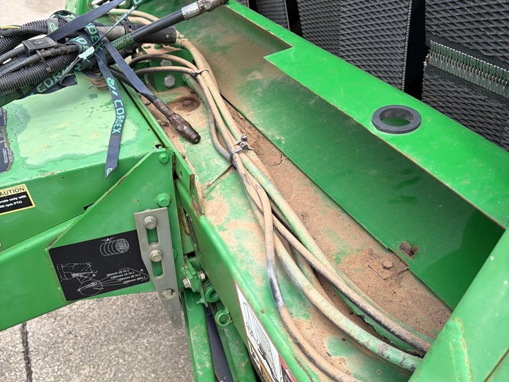 john-deere-568-image-36