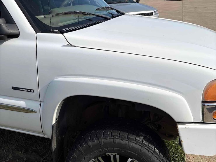 2002-gmc-2500-image-17