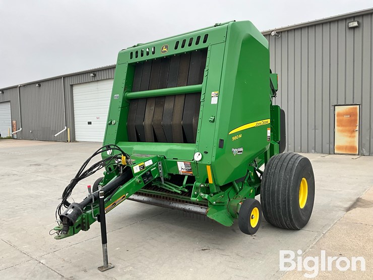 2022-john-deere-560m-image-1