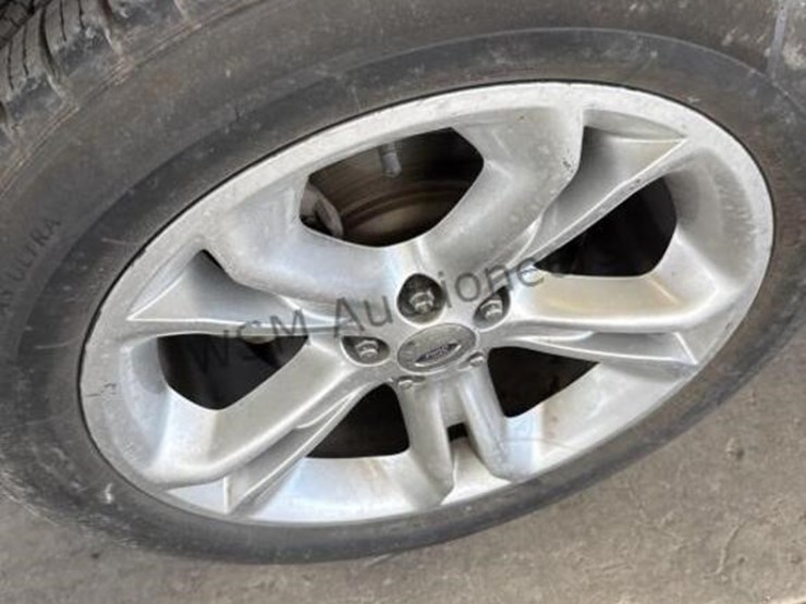 2011-ford-explorer-limited-image-8