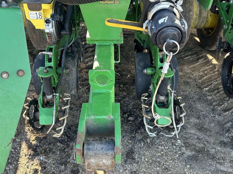 2023-john-deere-db90-image-54