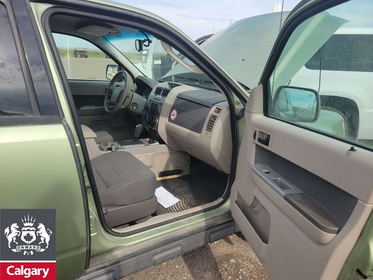 ford-escape-hybrid-image-31