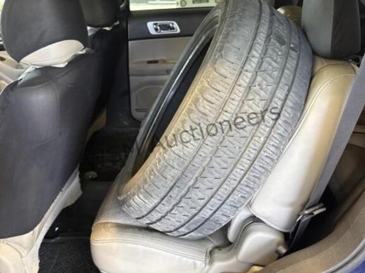 2011-ford-explorer-limited-image-23