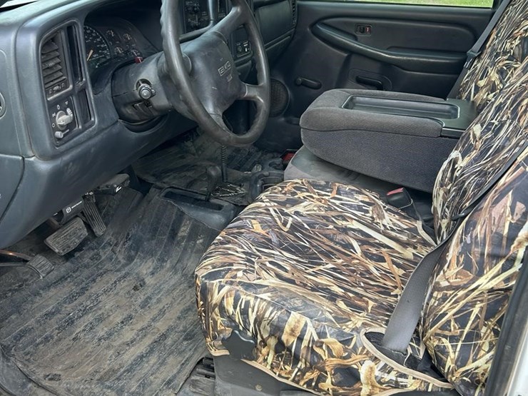 2001-gmc-3500-image-12
