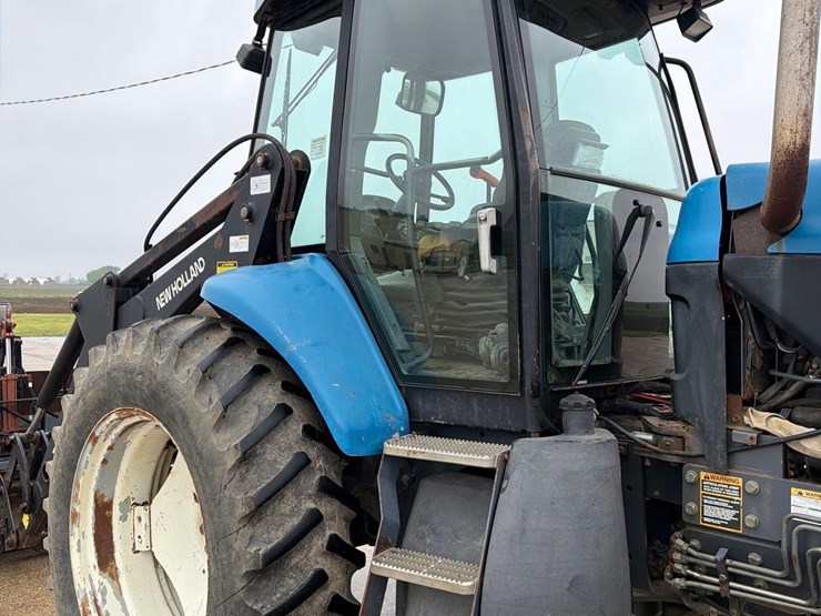 new-holland-tv140-image-8