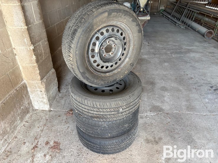 douglas-thunderer-225/60r16-all-season-tire-image-3