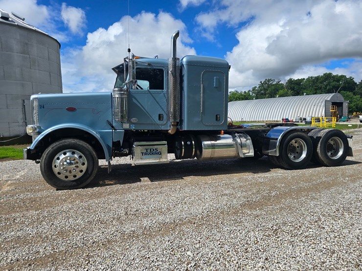 2013-peterbilt-388-image-6