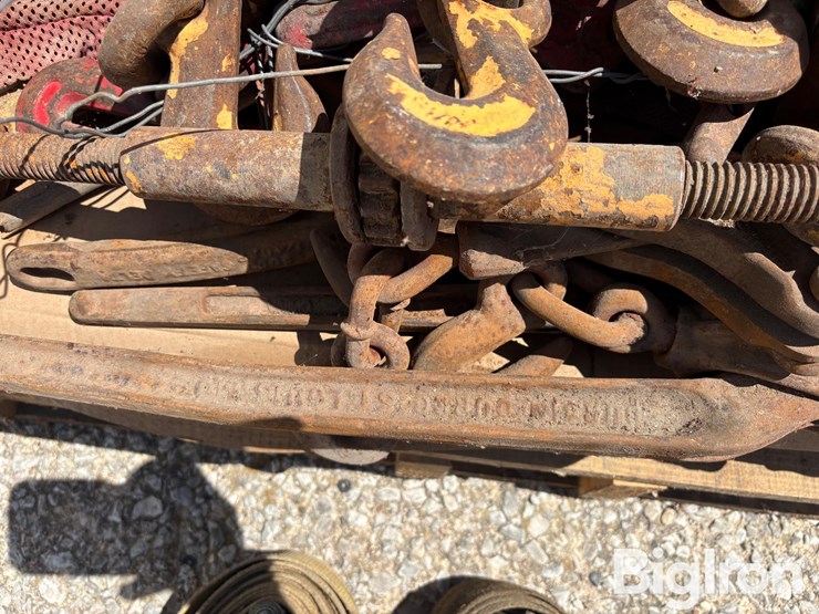 pallet-of-straps-&-binders-image-17