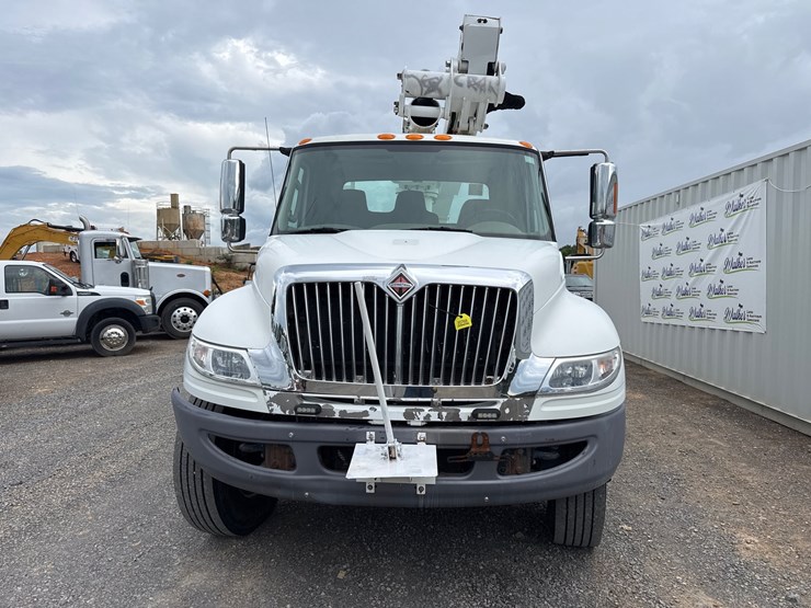 2011-international-durastar-4400-image-3