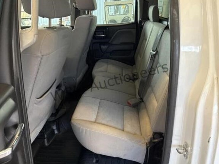 2018-chevrolet-silverado-3500hd-image-24