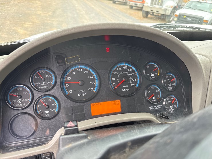 2011-international-durastar-4400-image-7