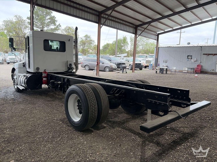 2012-kenworth-t300-image-2