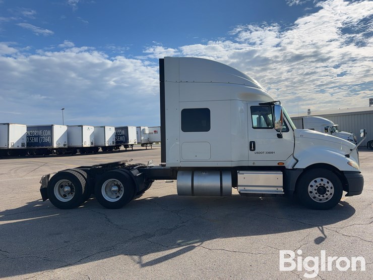 2017-international-prostar-image-4