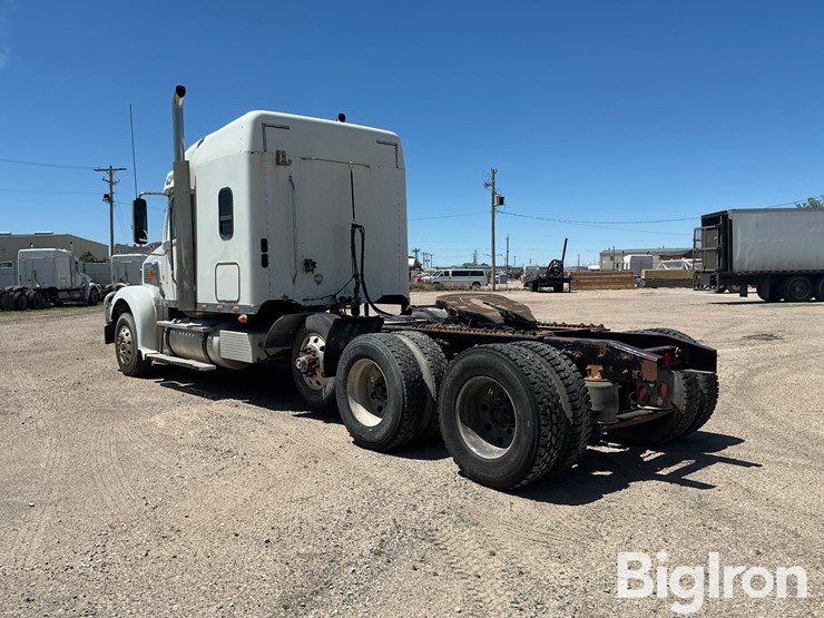 2013-freightliner-coronado-132-image-7