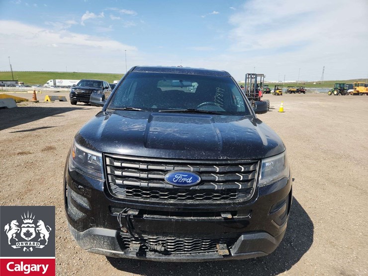 2019-ford-explorer-image-8