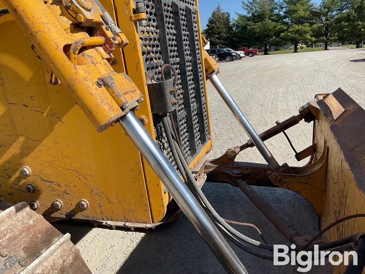 1990-deere-850b-image-13