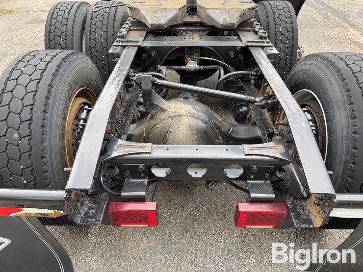 2016-international-prostar-image-9