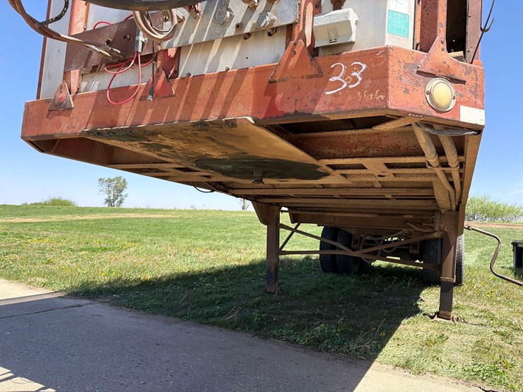 1976-bobc-30ft-live-bottom-semi-silage-trailer-image-16