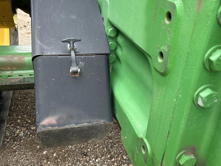 2004-john-deere-8220t-image-23