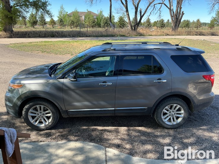 2014-ford-explorer-xlt-image-8