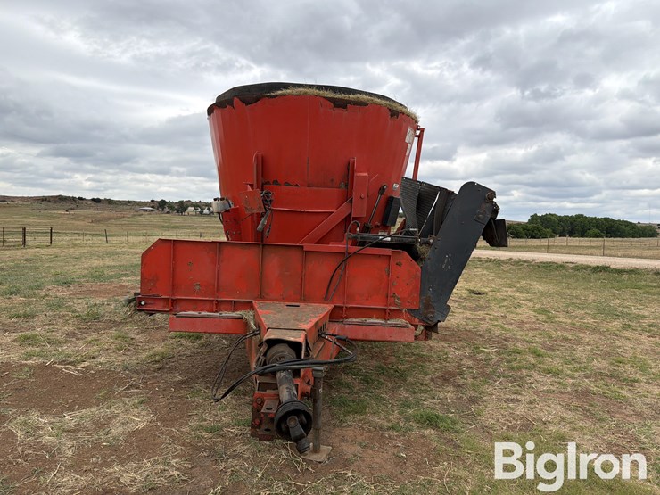 kuhn-5144-feed-mixer-image-2